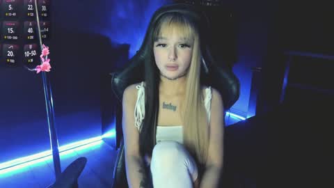 Snapshot of ashmila chatting on 01.28.25 Mila online show from 01.28.25