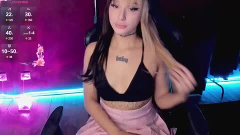 Snapshot of ashmila chatting on 03.11.25 Mila online show from 03.11.25