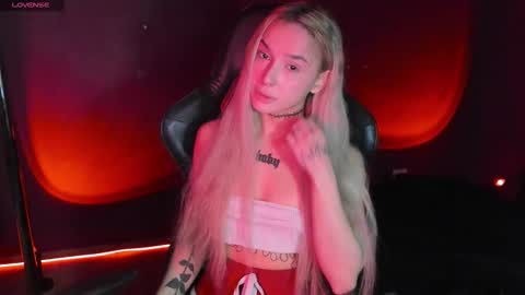 Snapshot of ashmila chatting on 09.28.25 Mila online show from 09.28.25