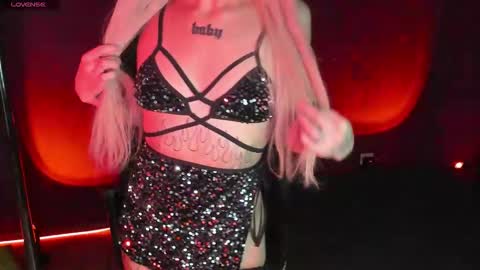 Snapshot of ashmila chatting on 09.29.25 Mila online show from 09.29.25