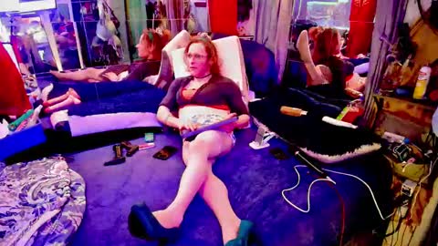 ashmomo online show from 12.24.24