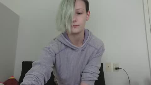 Snapshot of ashquartz chatting on 12.05.24 Ash online show from 12.05.24