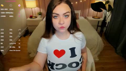 Snapshot of ashton_heidi chatting on 10.05.25 Your girlfriend online show from 10.05.25