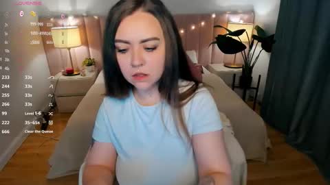Snapshot of ashton_heidi chatting on 10.07.25 Your girlfriend online show from 10.07.25