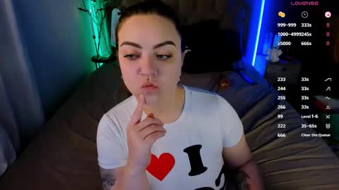 Snapshot of ashton_heidi chatting on 10.18.25 Your girlfriend online show from 10.18.25