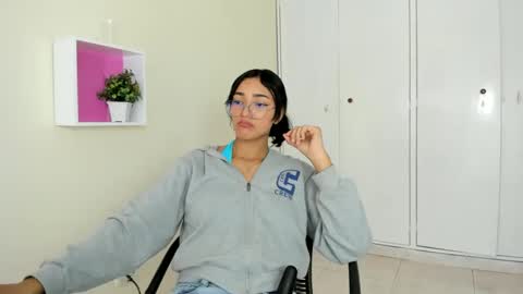 Snapshot of asiam_brunet chatting on 12.19.24 Camila online show from 12.19.24