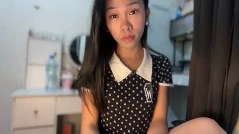 Snapshot of asian_aki chatting on 04.10.26 Marj online show from 04.10.26