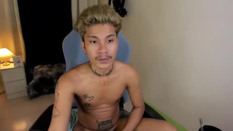 Snapshot of asian_cumsawyer chatting on 12.23.24 bigload CUM take me private show or passwordshow online show from 12.23.24
