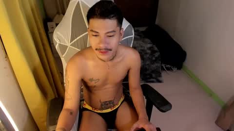 Snapshot of asian_cumsawyer chatting on 01.11.25 bigload CUM take me private show or passwordshow online show from 01.11.25
