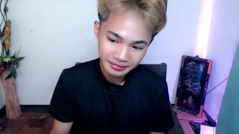 Snapshot of asian_lover05 chatting on 09.27.25 asian_lover05 online show from 09.27.25