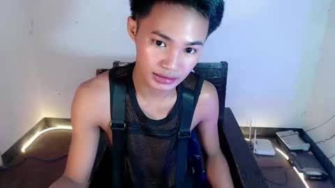 Snapshot of asian_lover05 chatting on 03.04.26 asian_lover05 online show from 03.04.26