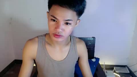 Snapshot of asian_lover05 chatting on 03.15.26 asian_lover05 online show from 03.15.26