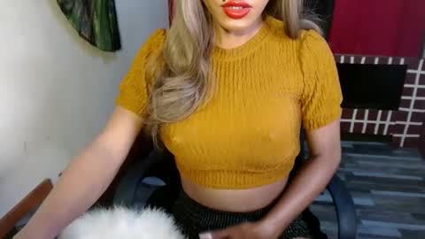 Snapshot of asian_petit19 chatting on 01.06.25 Lovely online show from 01.06.25