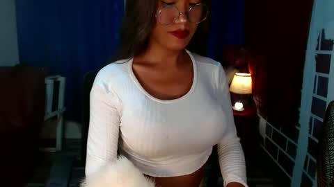 Snapshot of asian_petit19 chatting on 02.05.25 Lovely online show from 02.05.25