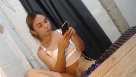 Snapshot of asian_reyshell chatting on 02.13.25 Reyshell online show from 02.13.25