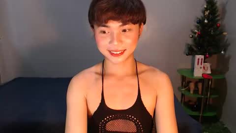 Snapshot of asian_reyshell chatting on 10.07.25 Reyshell online show from 10.07.25