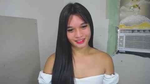 Snapshot of asian_yannie chatting on 10.12.25 Yan online show from 10.12.25