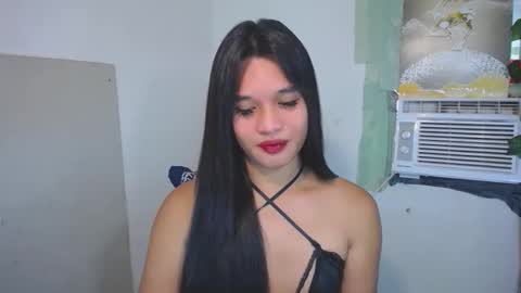 Snapshot of asian_yannie chatting on 10.14.25 Yan online show from 10.14.25