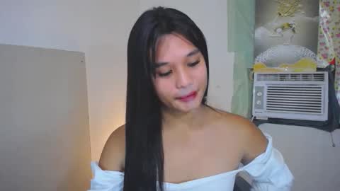 Snapshot of asian_yannie chatting on 10.24.25 Yan online show from 10.24.25