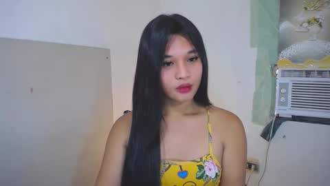 Snapshot of asian_yannie chatting on 10.26.25 Yan online show from 10.26.25