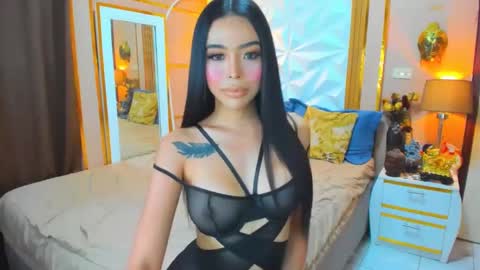 Snapshot of asiandiamond69 chatting on 12.21.24 elizabeth arden online show from 12.21.24