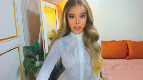 Snapshot of asiandiamond69 chatting on 10.04.25 elizabeth arden online show from 10.04.25