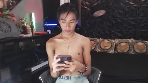 Snapshot of asianfuckertwink chatting on 11.29.25 asianfuckertwink online show from 11.29.25