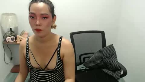 Snapshot of asianhollywood4uxxx chatting on 06.01.26 Nicole online show from 06.01.26