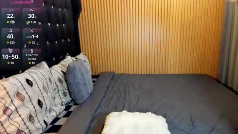 Snapshot of asianhugescott chatting on 11.23.25 VICTORIA SCOTT online show from 11.23.25