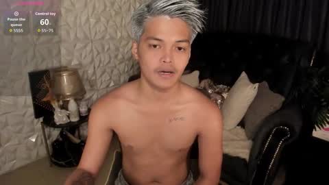 Snapshot of asianhugescott chatting on 01.12.26 VICTORIA SCOTT online show from 01.12.26