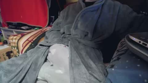Snapshot of asianlooker chatting on 12.26.24 John online show from 12.26.24