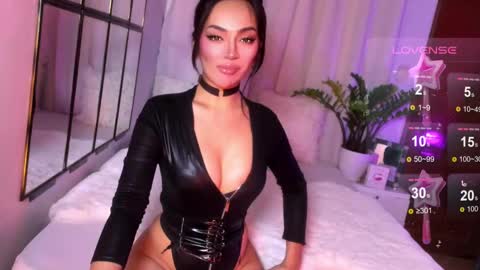 Miss Nia online show from 12.16.24