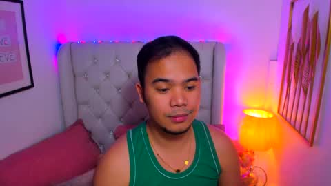 Snapshot of asianzero chatting on 02.01.25 Zero online show from 02.01.25