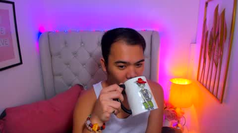 Snapshot of asianzero chatting on 02.02.25 Zero online show from 02.02.25