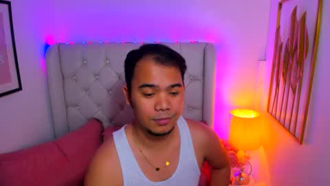 Snapshot of asianzero chatting on 02.02.25 Zero online show from 02.02.25