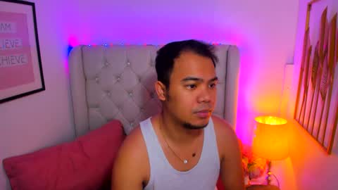 Snapshot of asianzero chatting on 02.03.25 Zero online show from 02.03.25