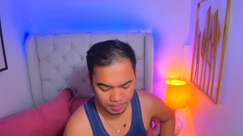 Snapshot of asianzero chatting on 02.04.25 Zero online show from 02.04.25