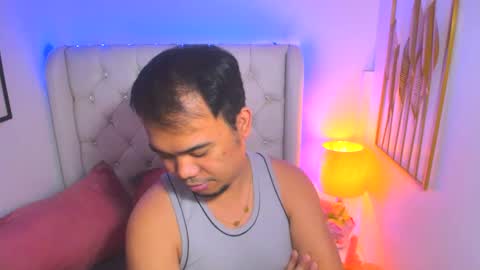 Snapshot of asianzero chatting on 02.06.25 Zero online show from 02.06.25