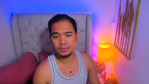 Snapshot of asianzero chatting on 02.08.25 Zero online show from 02.08.25