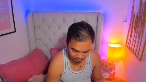 Snapshot of asianzero chatting on 02.08.25 Zero online show from 02.08.25