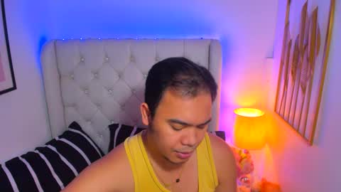 Snapshot of asianzero chatting on 02.09.25 Zero online show from 02.09.25