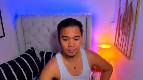 Snapshot of asianzero chatting on 02.10.25 Zero online show from 02.10.25