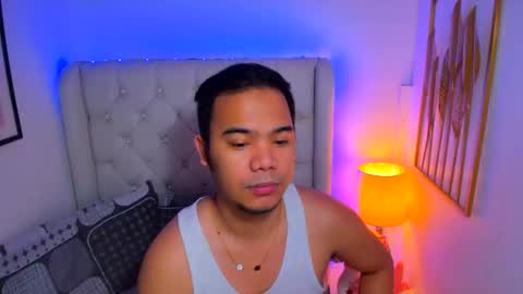 Snapshot of asianzero chatting on 02.11.25 Zero online show from 02.11.25