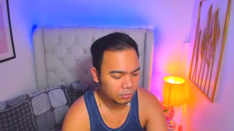 Snapshot of asianzero chatting on 02.12.25 Zero online show from 02.12.25