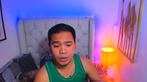 Snapshot of asianzero chatting on 02.13.25 Zero online show from 02.13.25