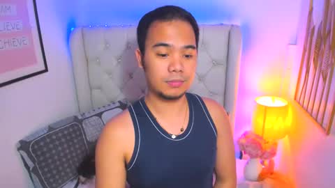 Snapshot of asianzero chatting on 02.14.25 Zero online show from 02.14.25