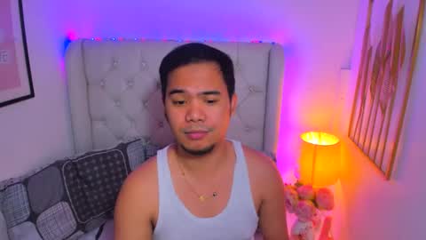 Snapshot of asianzero chatting on 02.15.25 Zero online show from 02.15.25