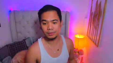 Snapshot of asianzero chatting on 02.15.25 Zero online show from 02.15.25