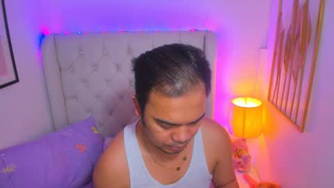 Snapshot of asianzero chatting on 02.17.25 Zero online show from 02.17.25