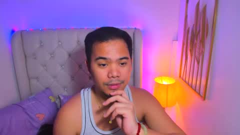 Snapshot of asianzero chatting on 02.19.25 Zero online show from 02.19.25